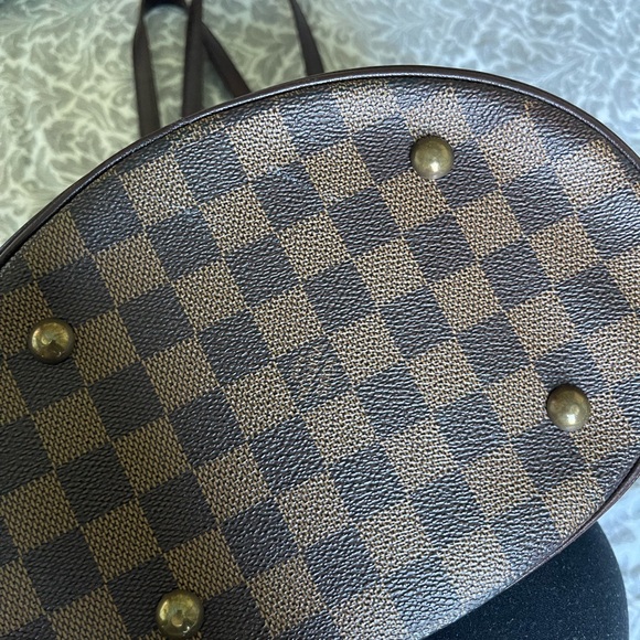 LOUIS VUITTON Damier Ebene Marais Bucket - Picture 6 of 13